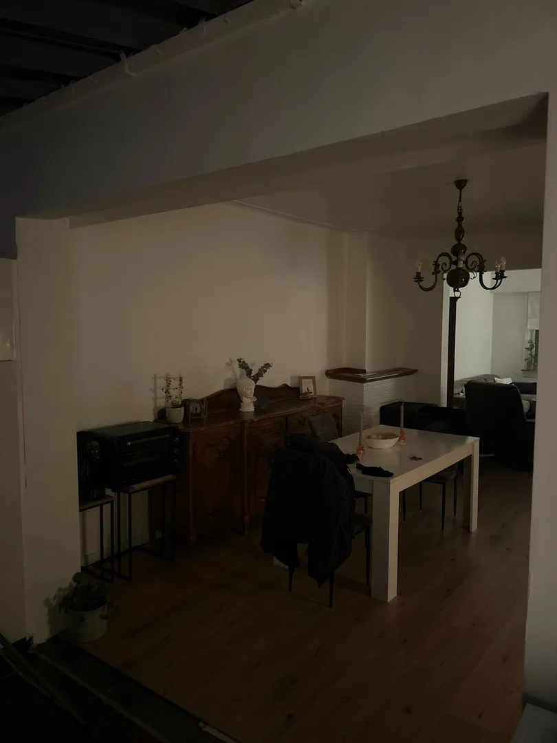 Request image 1