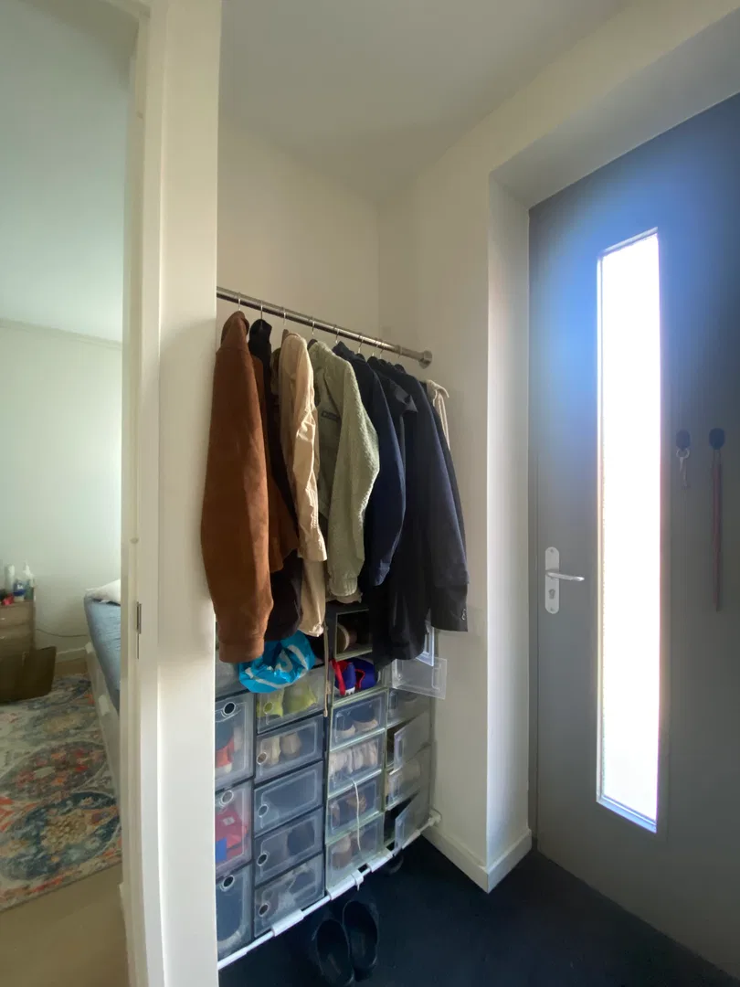 Request image 1
