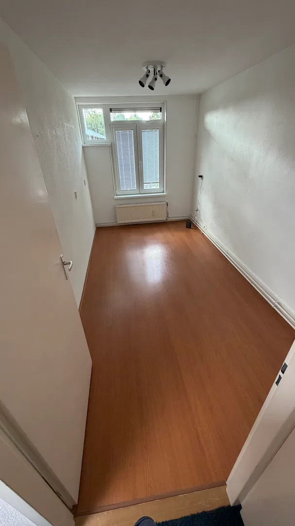 Request image 1